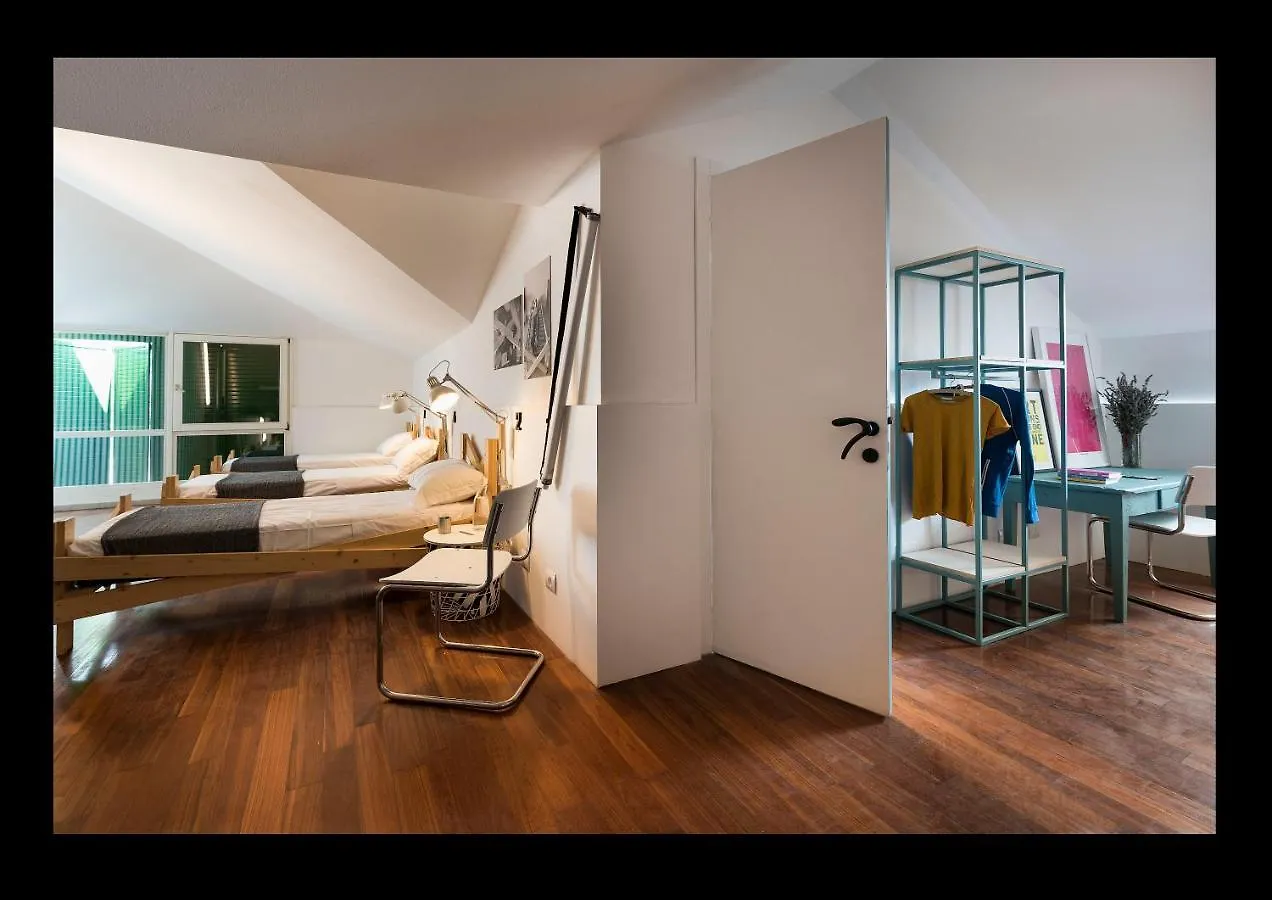 בוסולנגו Gabanel Bike Hostel